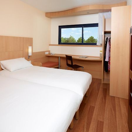 Hotel Ibis Site Du Futuroscope Chasseneuil-du-Poitou Habitación foto